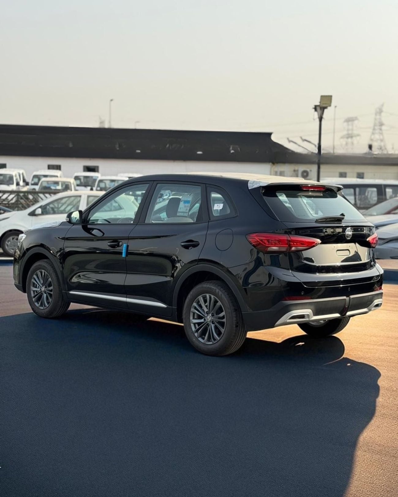 MG ZS STANDARD 1.5L - 2026 MODEL GCC - BLACK COLOR