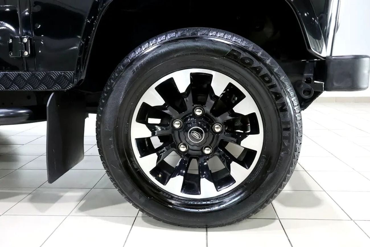 Land Rover Defender !! || GCC Specs || Manual || Super clean