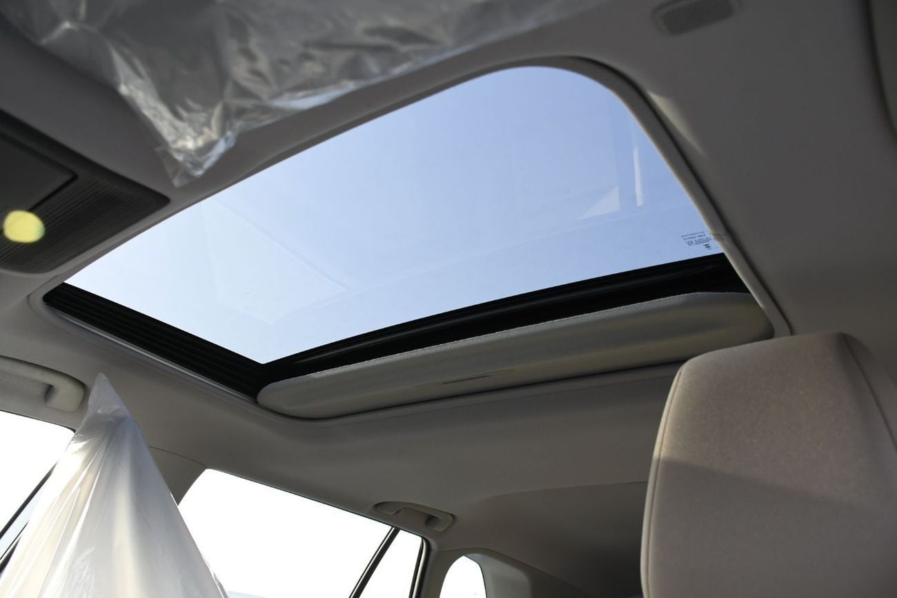 Toyota RAV4 XLE 2.0L Petrol GCC ! Sunroof ! Automatic Back door ( Saudi spec )
