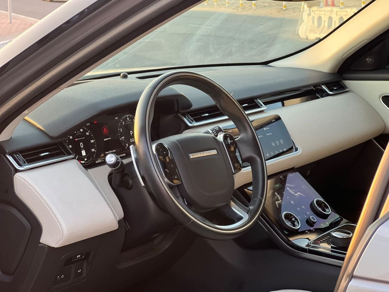 لاند روفر رينج روفر فيلار سيارة روفر رينج آر-دايناميك إس 2020 بمحرك 2.0 لتر V4 - رؤية بانورامية - ناقل حركة أوتوماتيكي بالكامل