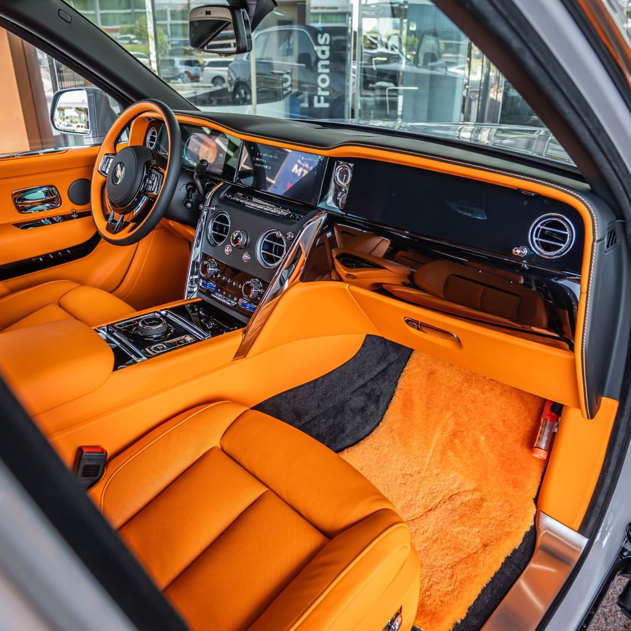 Rolls Royce Cullinan SILVER BADGE
