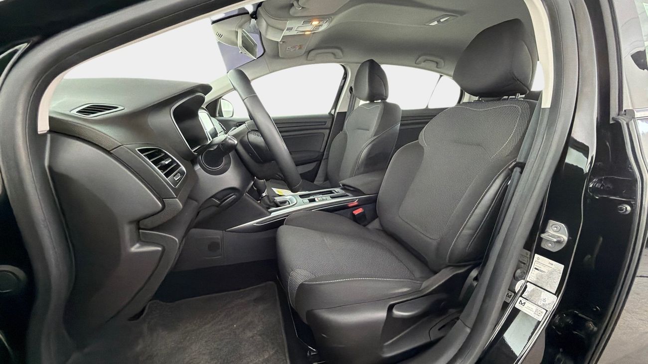 Renault Megane SE | Guaranteed Warranty | 0 Down Payment