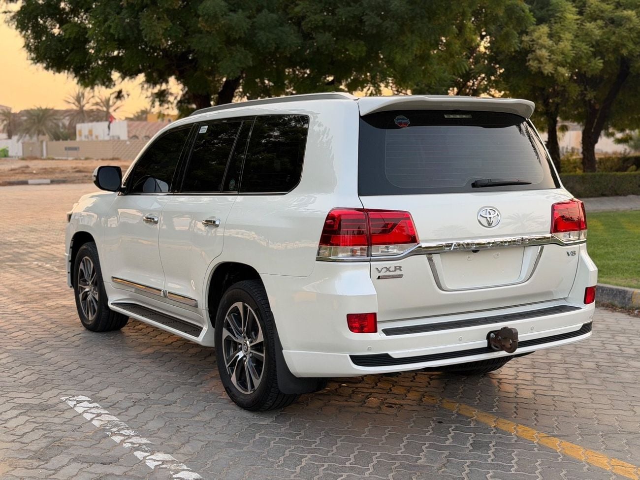 Toyota Land Cruiser GXR Grandturing V8