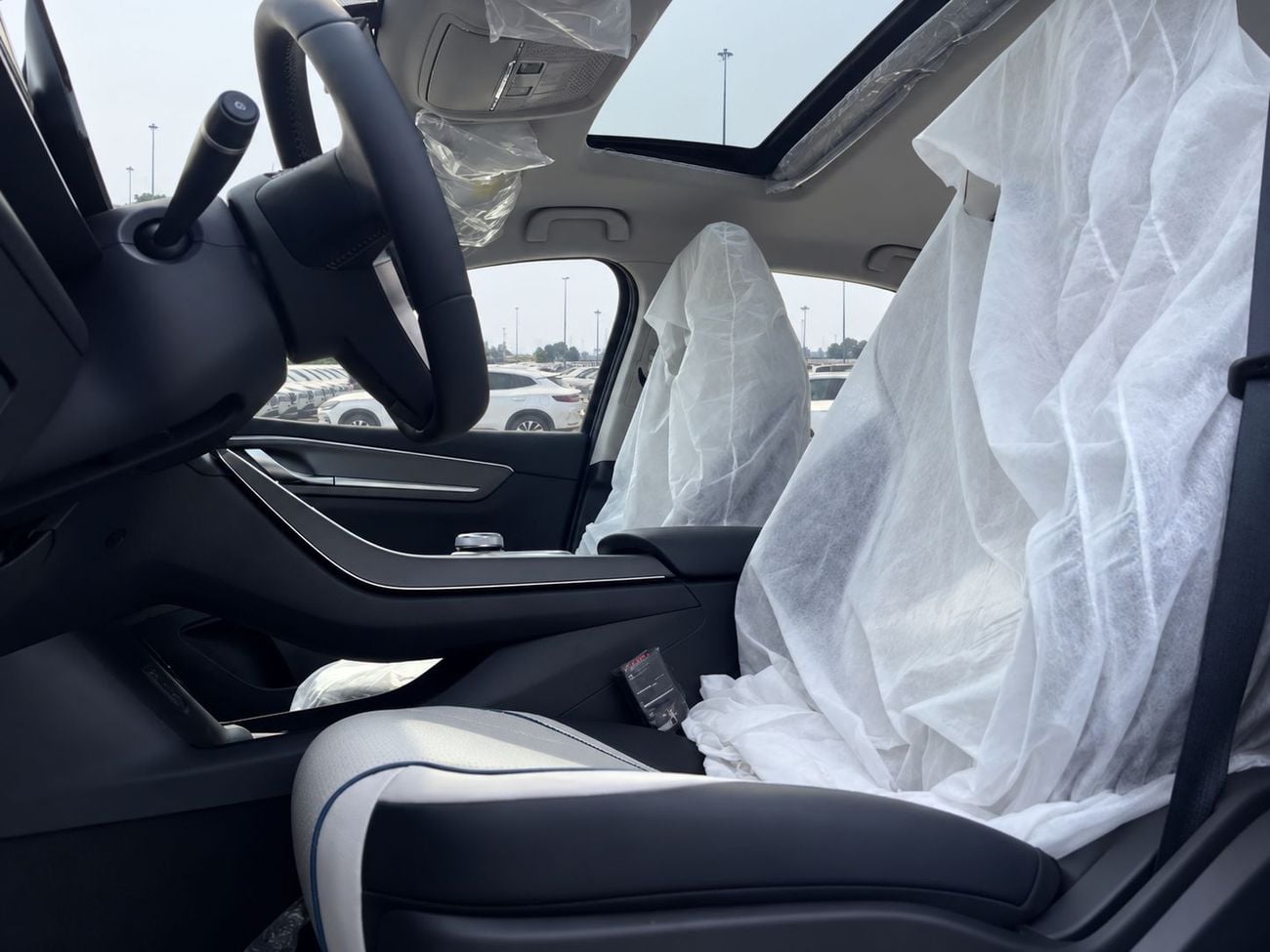 BYD Destroyer 05 Luxury Edition ECTB - 8. BYD Destroyer 05 2025 55 Luxury Edition – Petrol Auto – White with Black