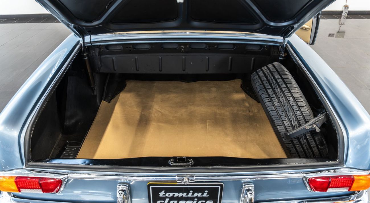 Mercedes Benz 280SE