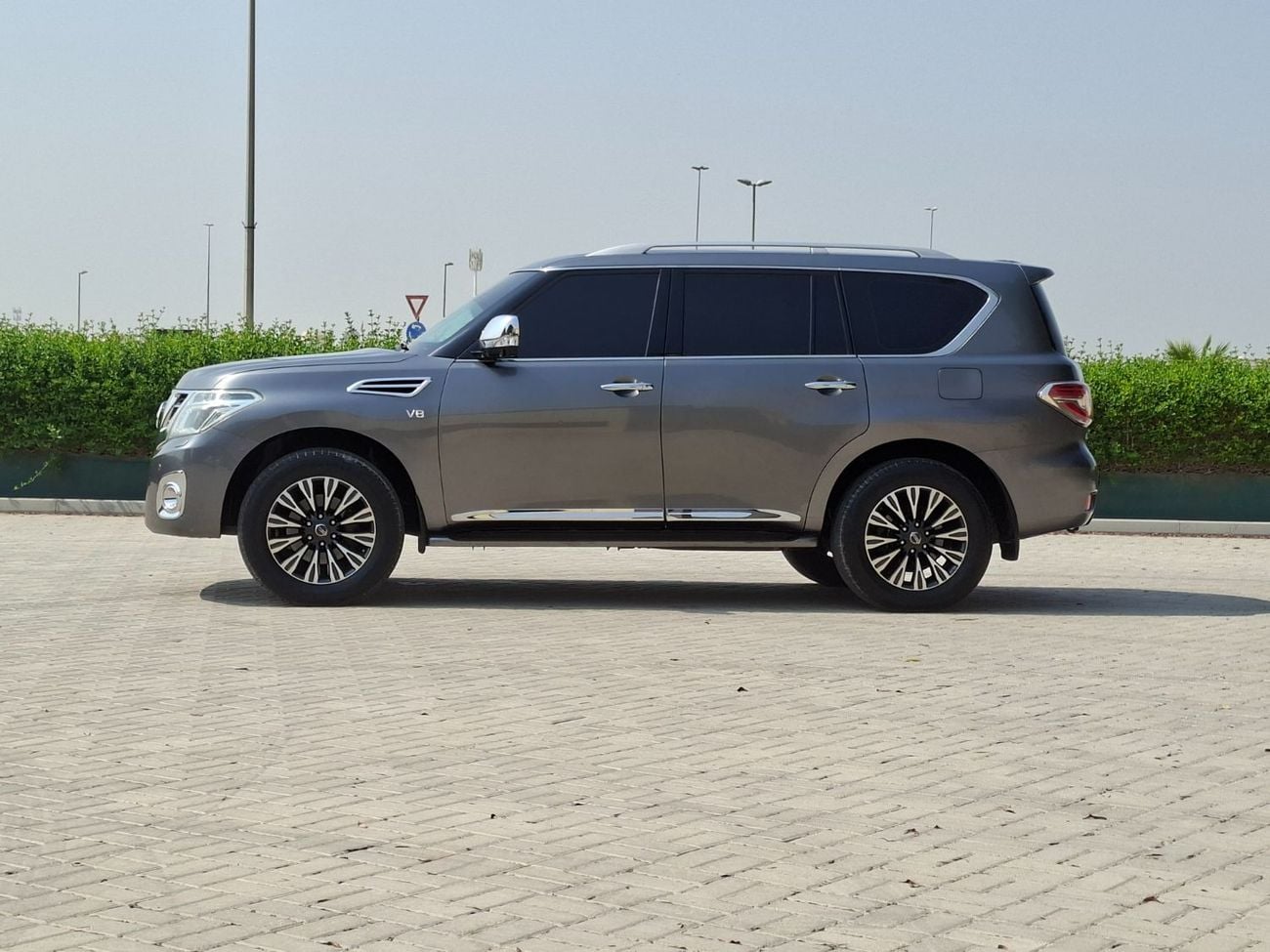 Nissan Patrol LE PLATINUM Nissan patrol model 2015 full option