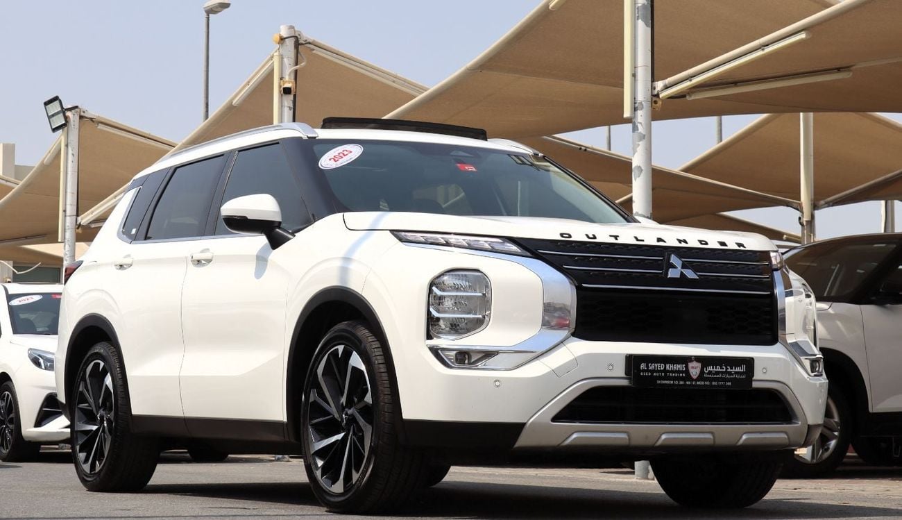 ميتسوبيشي آوتلاندر GLS HIGHLINE خالية من الحوادث - خليجية - طلاء أصلي - حالة ممتازة من الداخل والخارج - خط H