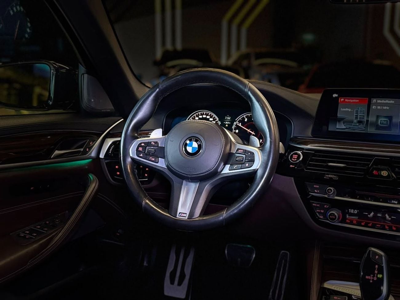 بي أم دبليو 530i M SPORT بي إم دبليو 530i M سبورت موديل 2017 | مواصفات خليجية | حالة جيدة