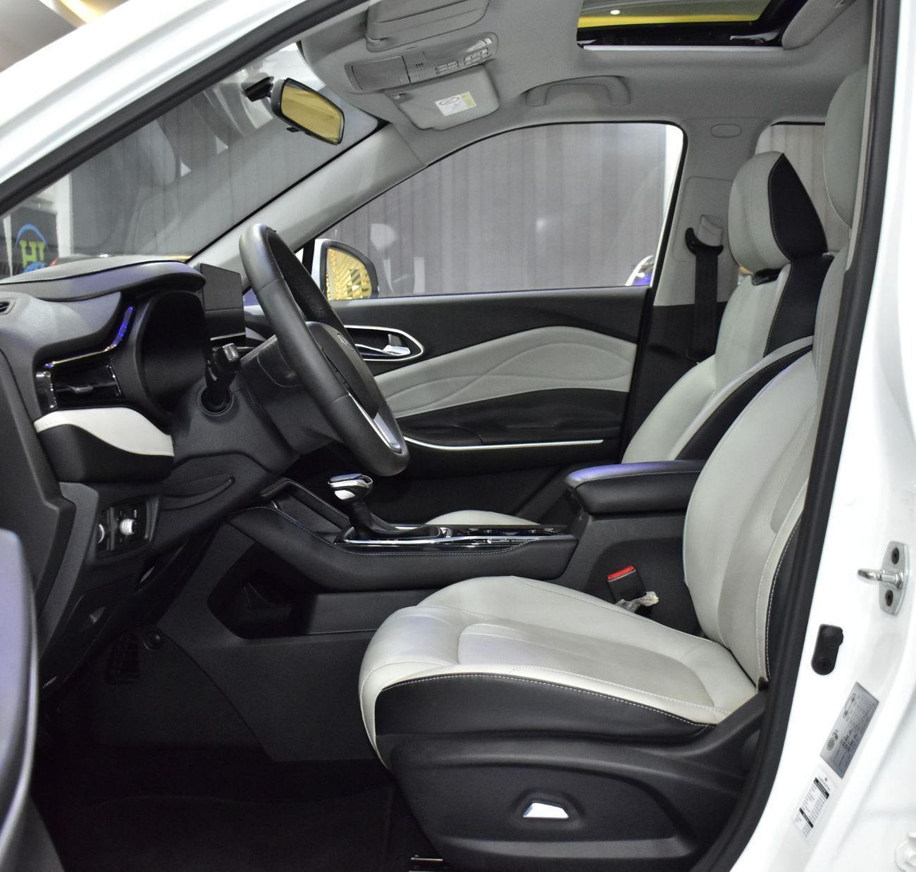 جاك JS4 INTELLIGENCE EXCELLENT DEAL for our JAC JS4 1.5T ( 2023 Model ) in White Color GCC Specs