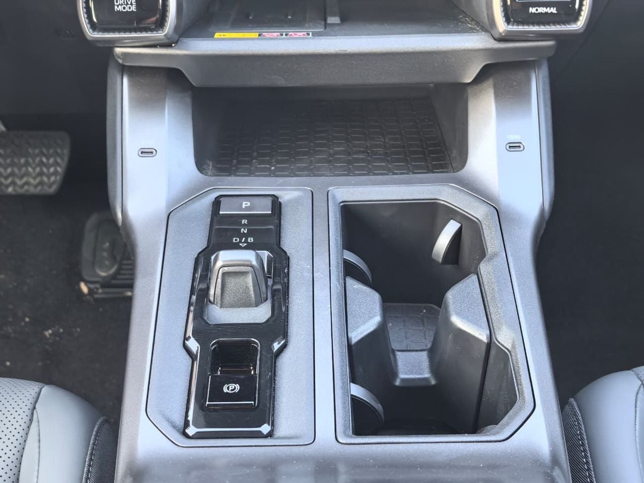 Toyota RAV4 2.5L V4 HYBRID | PWR WITH LEATHER SEATS | PANORAMIC ROOF | LUXURY EDITION | MY2026
