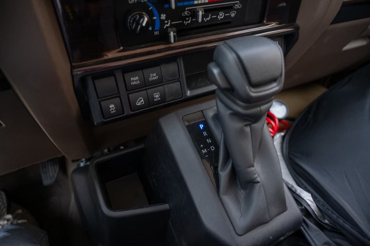 Toyota Land Cruiser 70 LC 76 4.0Ltr. Z1 A/T