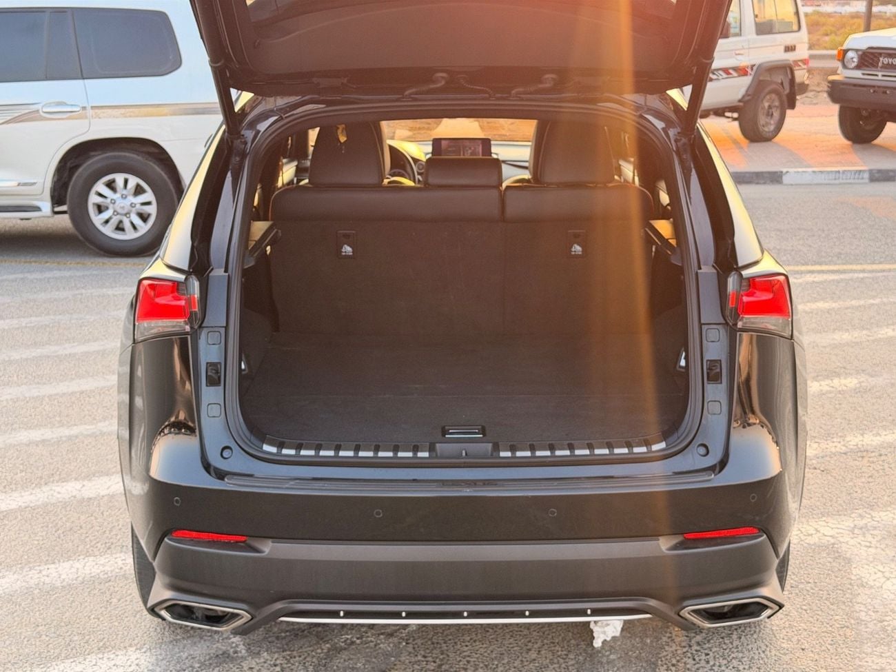 لكزس NX 300 إف سبورت لكزس NX300 F-SPORT 4x4 موديل 2019، كاملة المواصفات، مستوردة من الولايات المتحدة الأمريكية