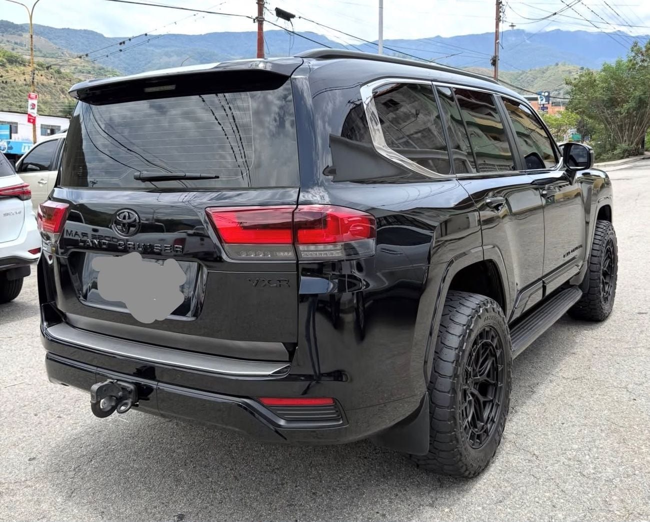 Toyota Land Cruiser VXR 4.0 L Full option