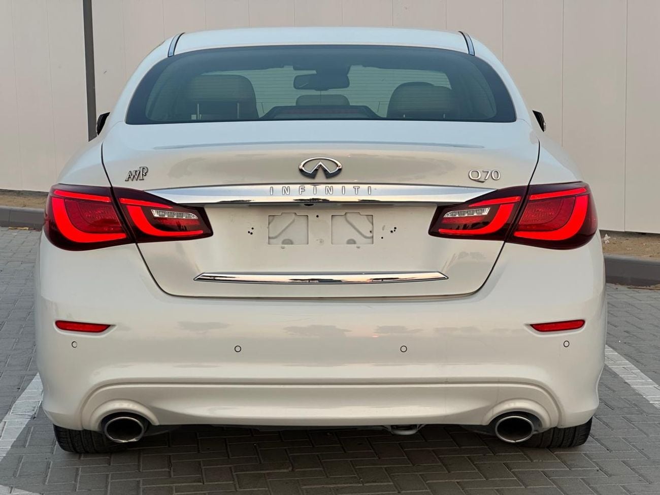 إنفينيتي Q70 إكسيلنس