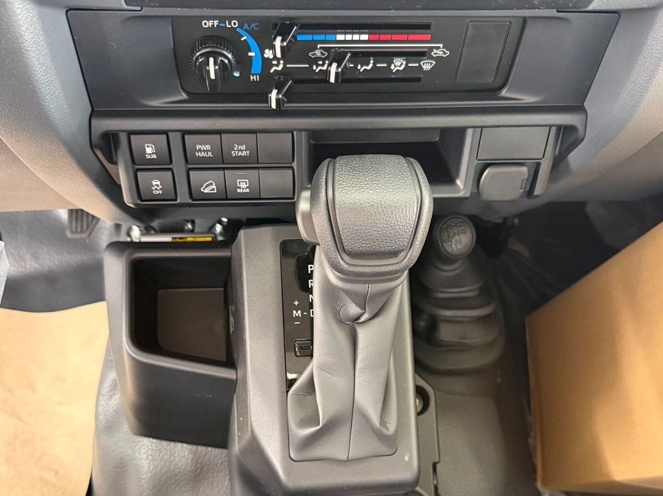 تويوتا لاند كروزر 70 LAND CRUISER GRJ 78 4.0 V6 AUTOMATIC 2026 TOYOTA LAND CRUISER GRJ 78 4.0 V6 AUTOMATIC **التصدير فقط خارج الخليج****EXPORT ONLY**
