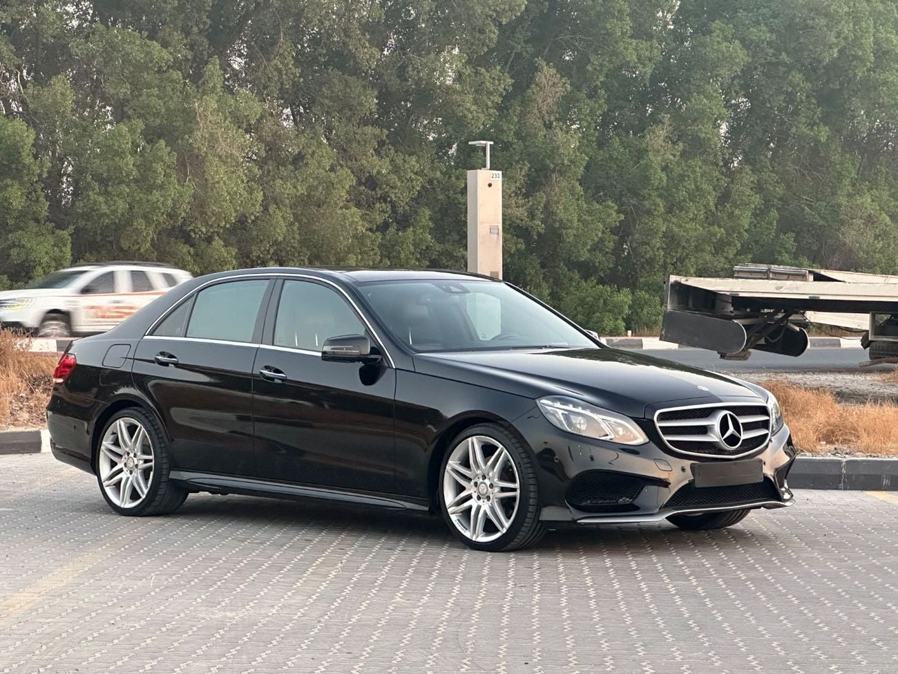 Mercedes Benz E300 ELEGANCE AMG