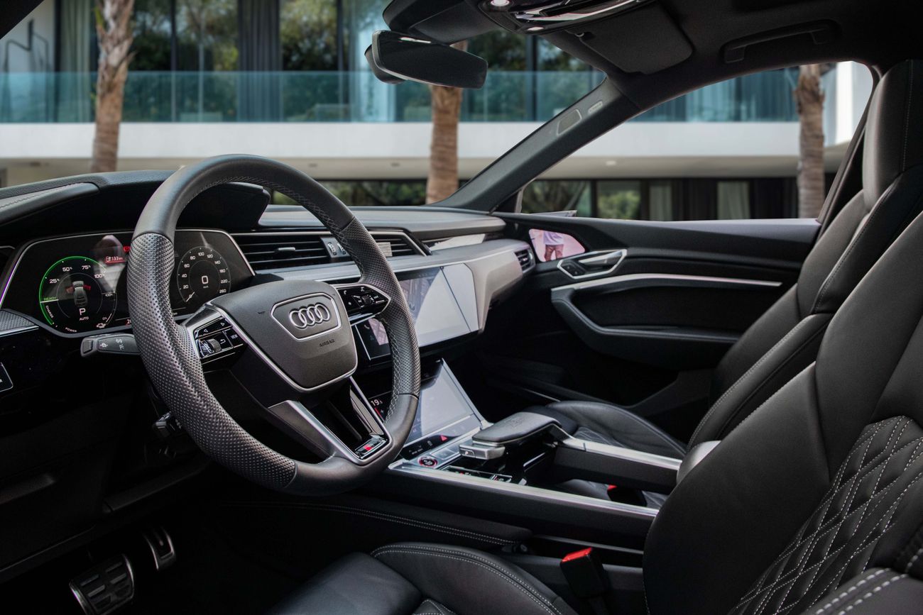أودي Q8 SPORTPACKAGE SQ8 E-TRON | 5,288 P.M | 0% Downpayment | WARRANTY