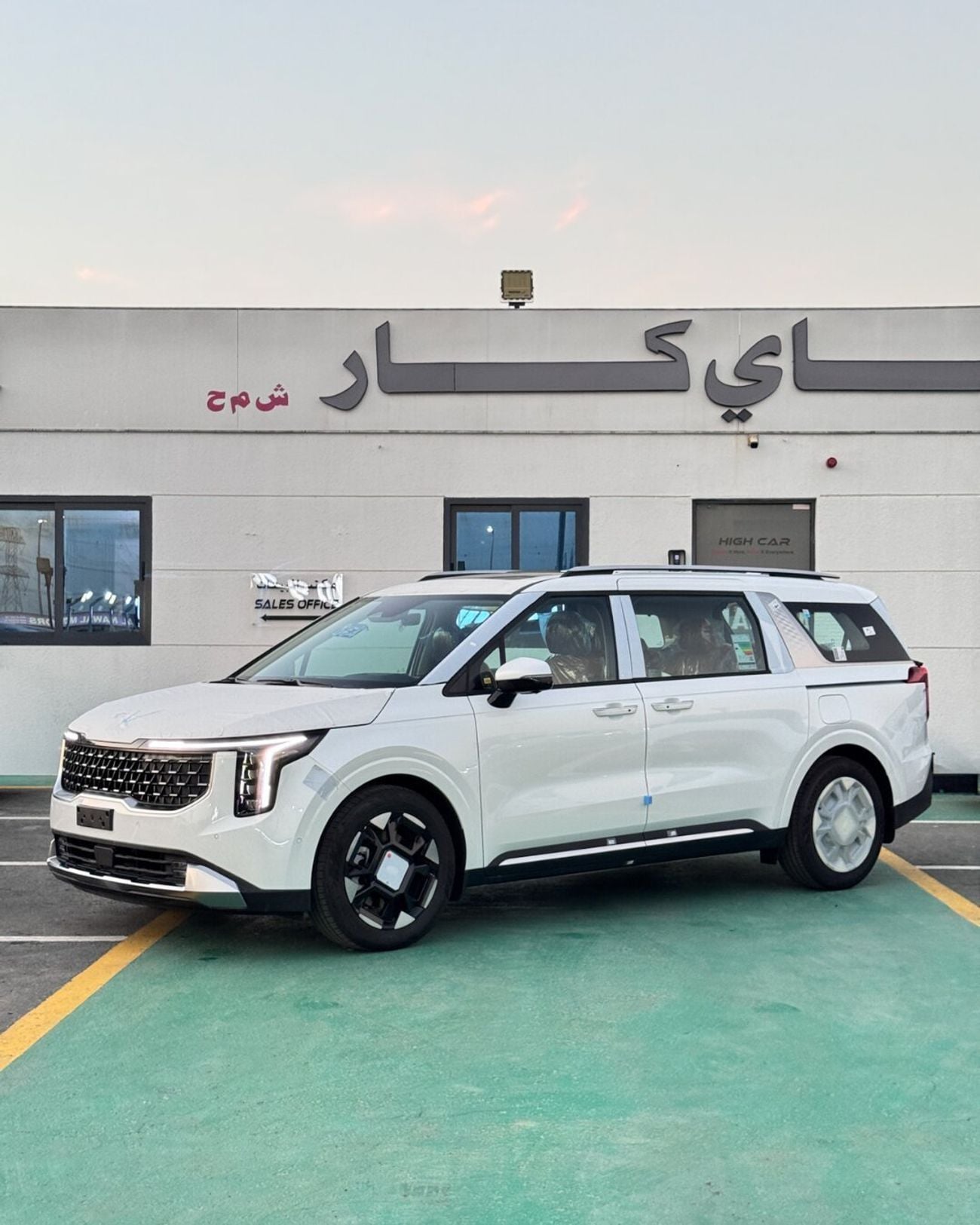 Kia Carnival KIA CARNIVAL 3.5L PETROL - GCC Specs 2027 MODEL - ( 2026 production date)