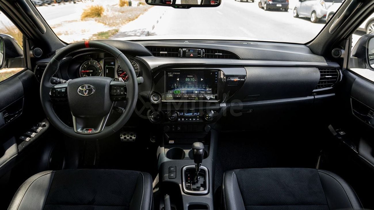 Toyota Hilux GR SPORT