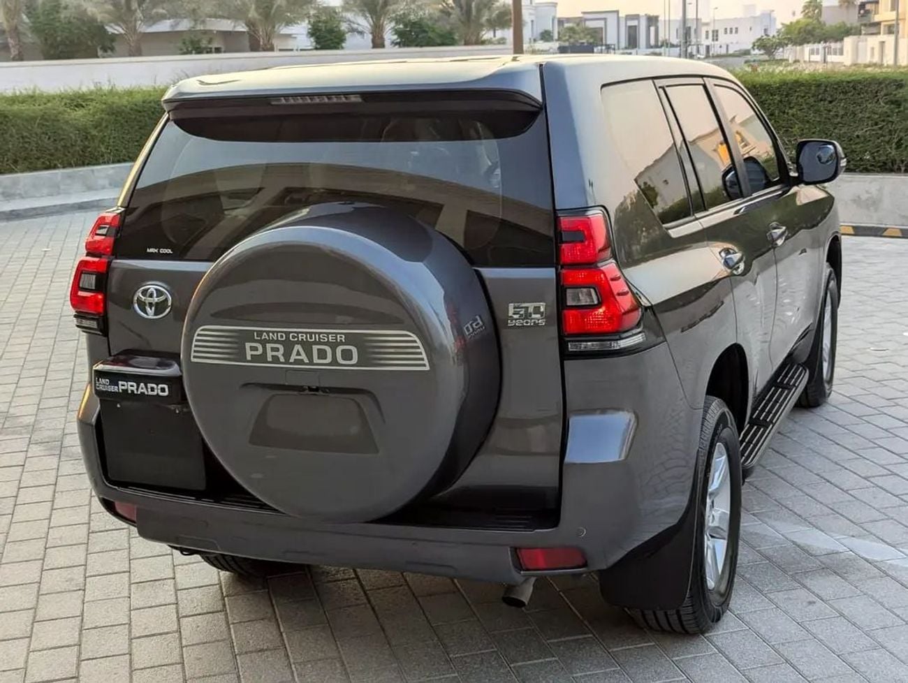 تويوتا برادو 60TH مواصفات خليجية، موديل 60، محرك V6 سعة 4.0 لتر، بحالة ممتازة