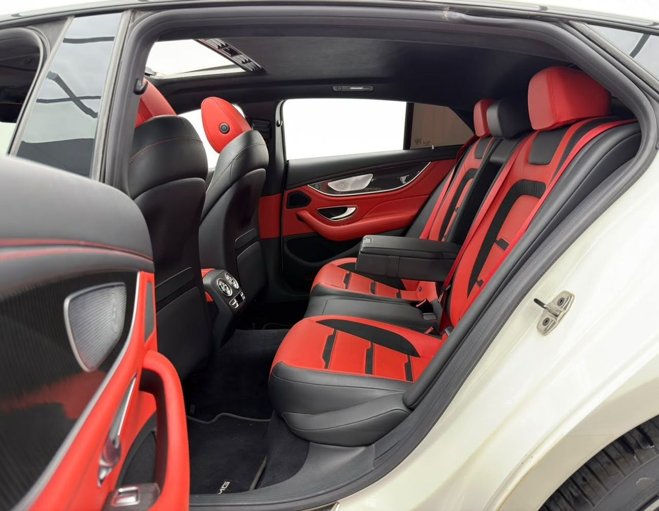 Mercedes Benz AMG GT 63-S