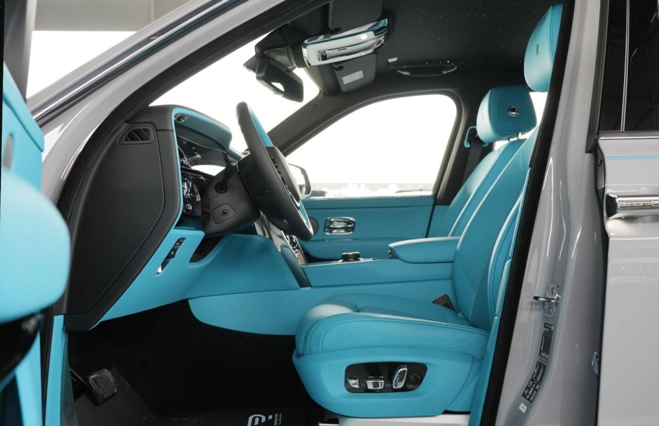 Rolls Royce Cullinan SILVER BADGE