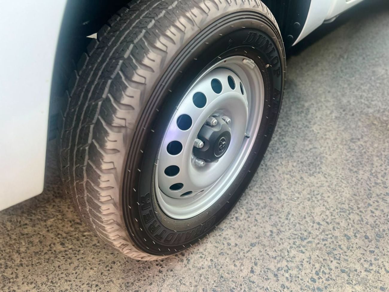 تويوتا هيلوكس TOYOTA HILUX DOUBLE CABIN || 2.4L DIESEL 4×4 | WHITE 2026