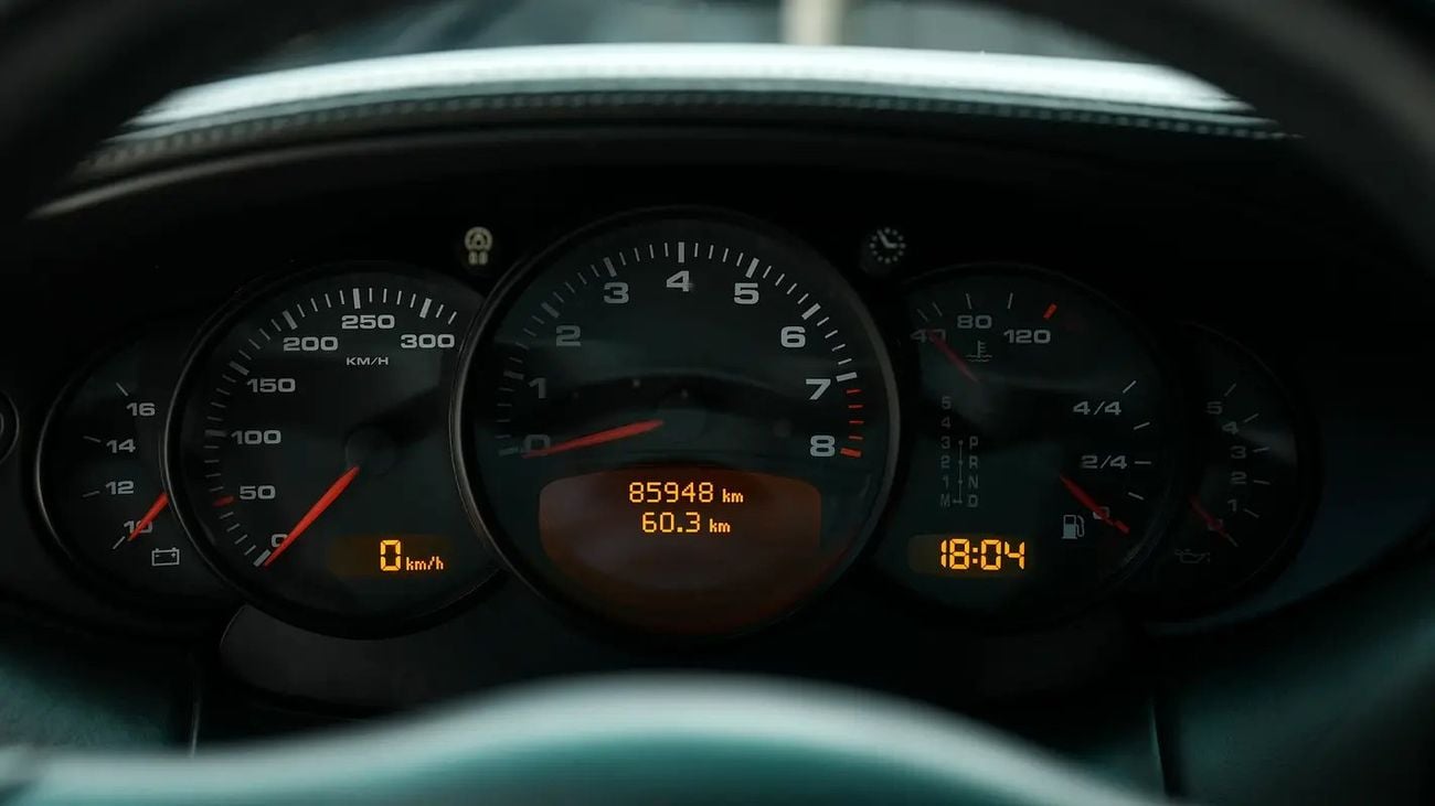 بورش 911 Carrera 4S Japanese Specs