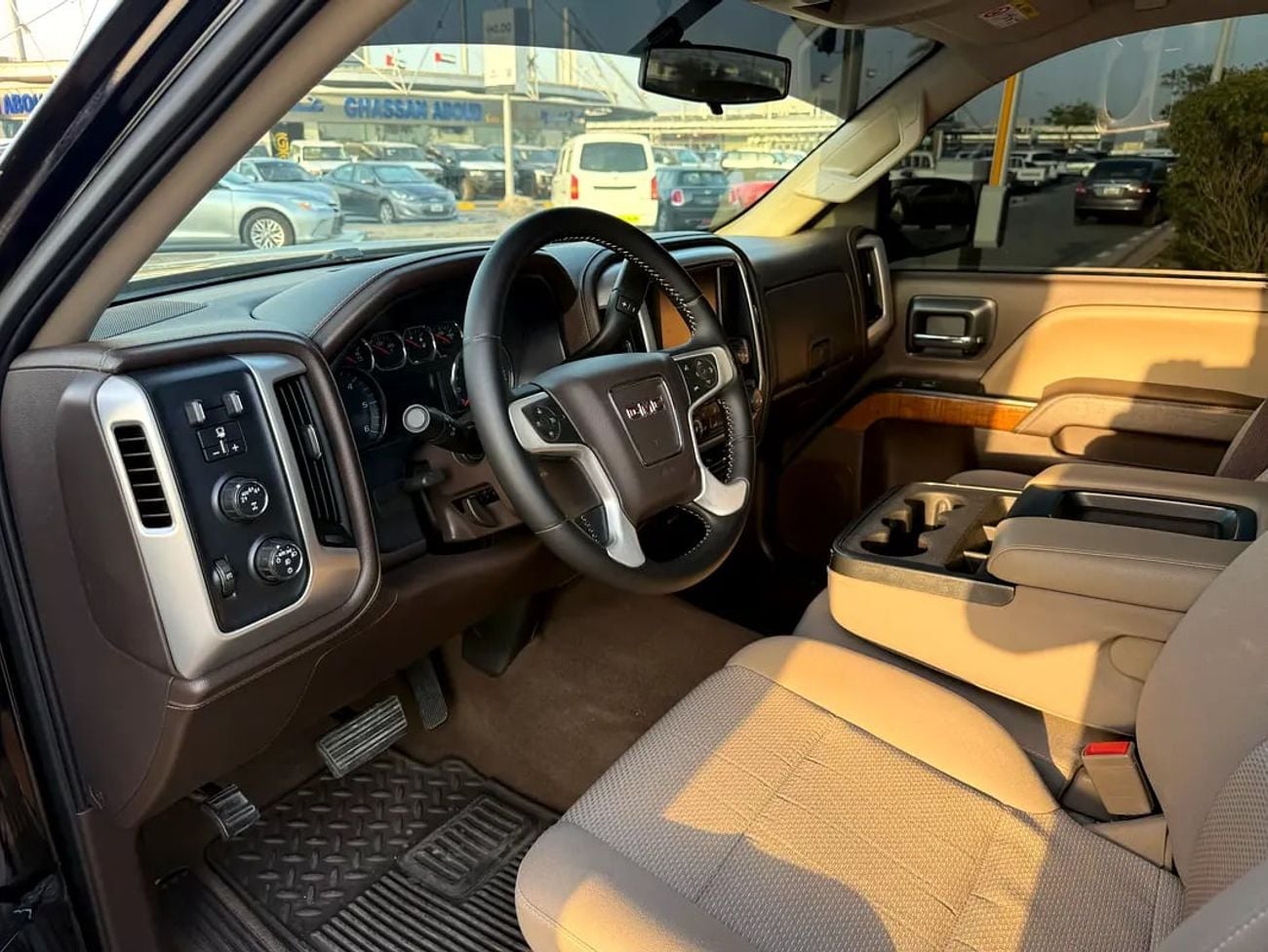 GMC Sierra SLE - GCC Specs - Well Maintained