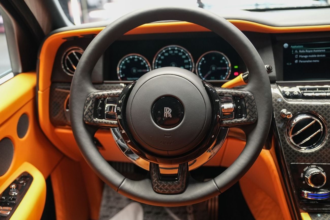 Rolls Royce Cullinan BLACK BADGE