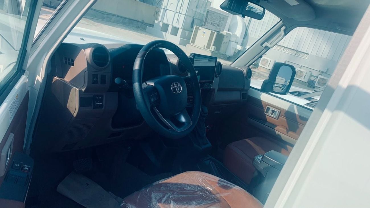 تويوتا لاند كروزر 70 LC71 LX