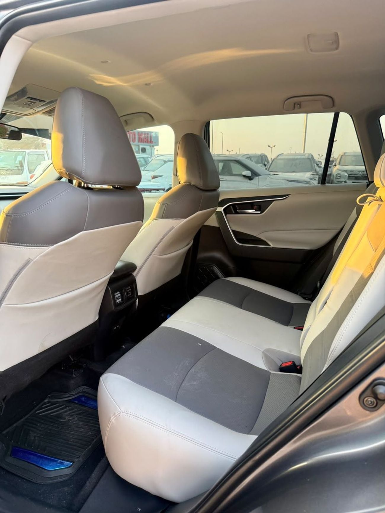 تويوتا راف ٤ XLE RAV4 XLE 4X4 AWD