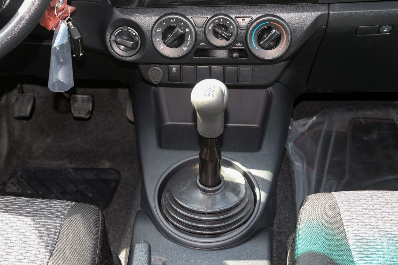 Toyota Hilux DC . 2.4L . 6-Speed Manual . Diesel . 4WD . 5 Seats . 4 Doors 2026 Model Toyota Hilux DC, 2.4L Diesel 4WD 6M/T
