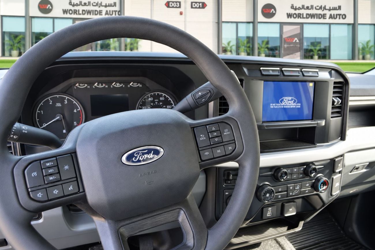 Ford F-550 Ford F-550 Super Duty XL DRW Chassis Regular Cab 4x4 2026 model