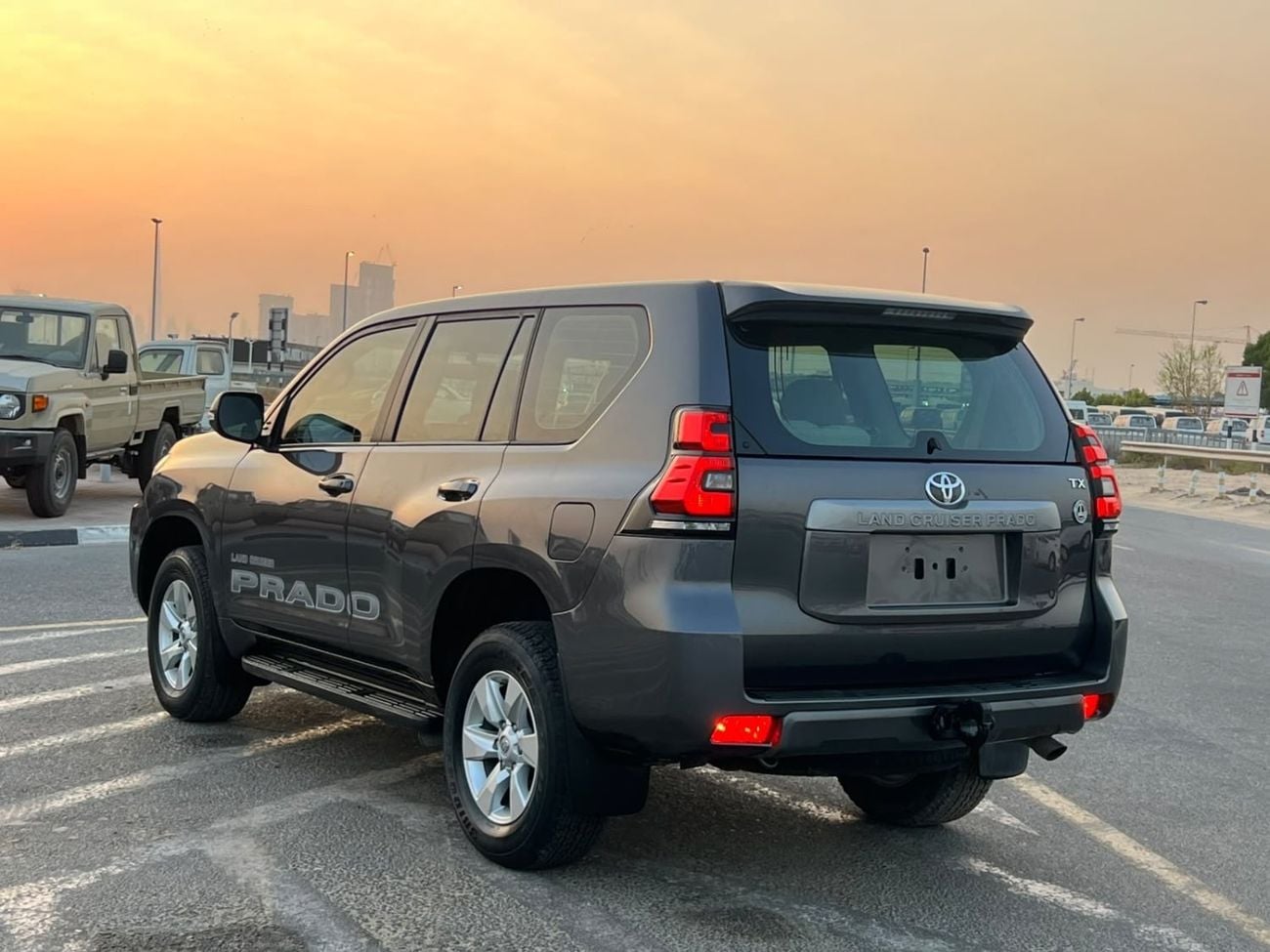 Toyota Prado 2022 Toyota Prado TX 2.7L V4- AWD 4x4 - No accident - 2 key Rear Sensor -