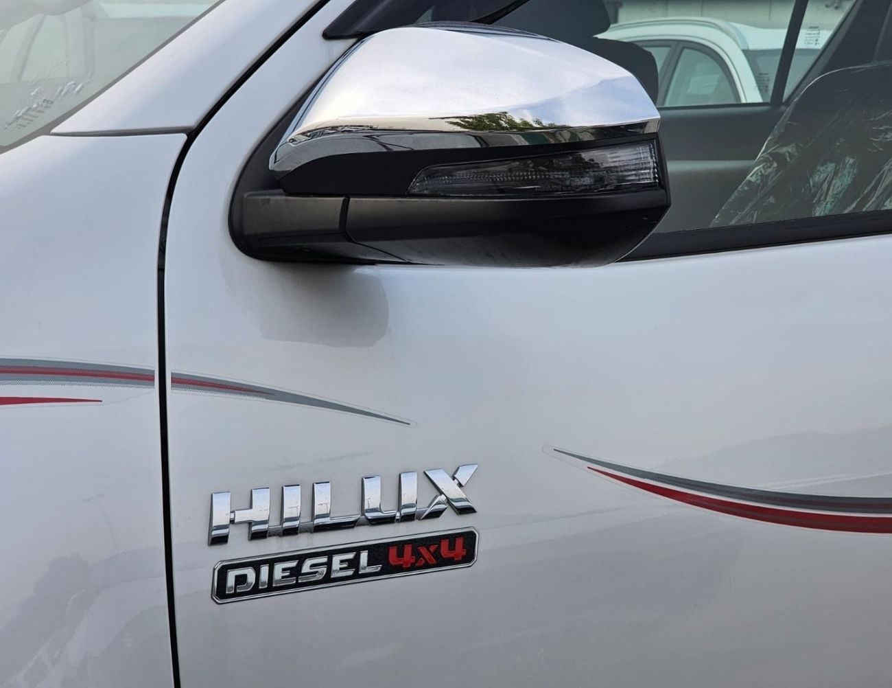 Toyota Hilux TOYOTA HILUX SR5 WIDE BODY DOUBLE CABIN || 2.4L DIESEL V4 M/T 4WD | DIFF-LOCK | REAR CAMERA | AUTO A