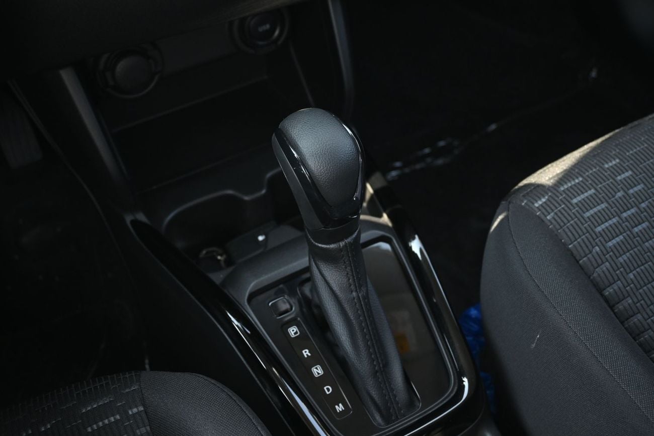 Suzuki Swift GLX 1.2L Petrol FWD, Color White
