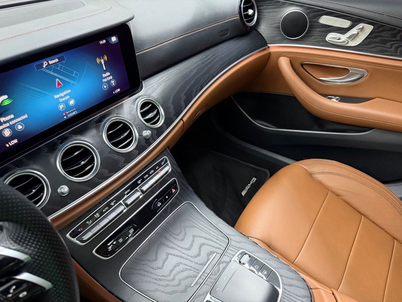 مرسيدس بنز E300 AMG مجلس التعاون الخليجي .. سجل صيانة كامل .. حالة ممتازة .. AMG ..