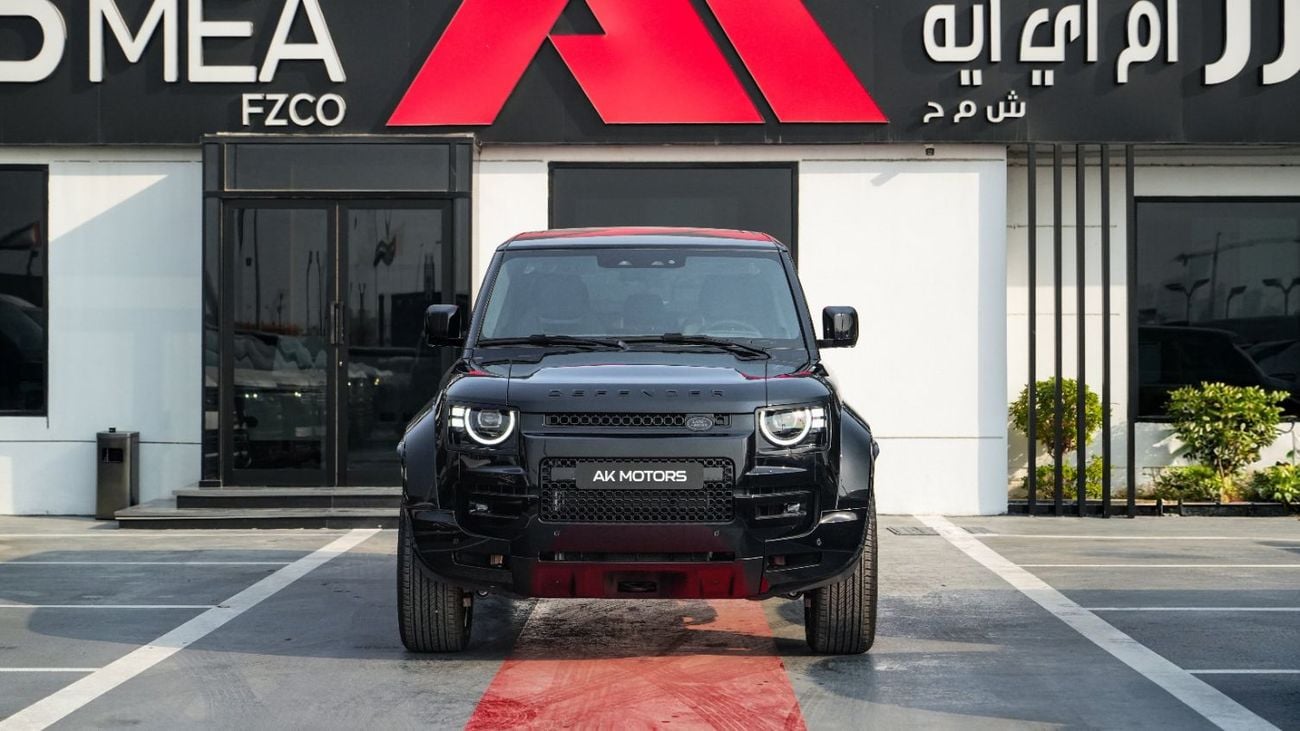 Land Rover Defender Black-Black OCTA P635 2026MY Export Only Black-Black 2026MY Export Only