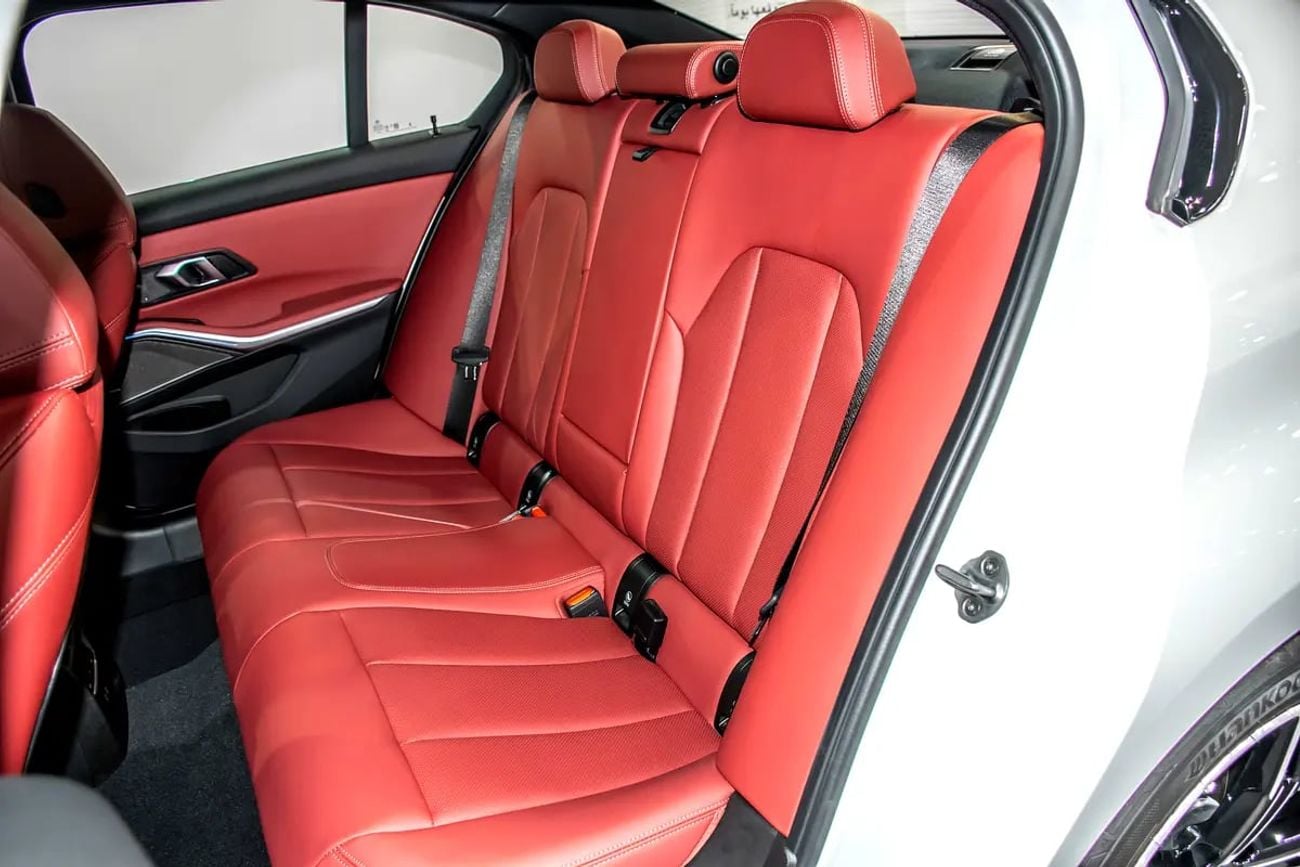 BMW 320i M SPORT 320i Luxury M Sport Package