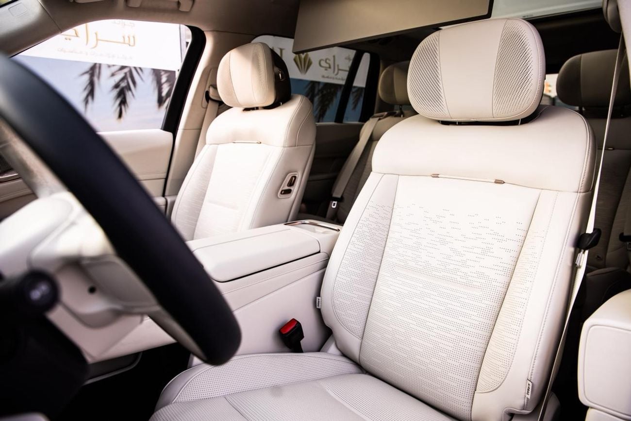 Lynk & Co 900 FLAGSHIP