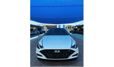 Hyundai Sonata car in good condition 2021 with an engine capacity of 2.5 in the panorama