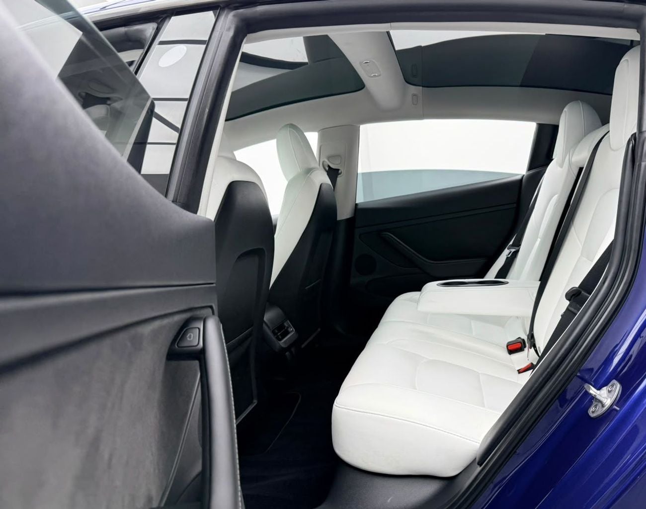 Tesla Model 3 PERFORMANCE 2023 Tesla Model 3 Performance, 2027 Tesla Warranty, Full Tesla Service History, Fully Loaded, GCC