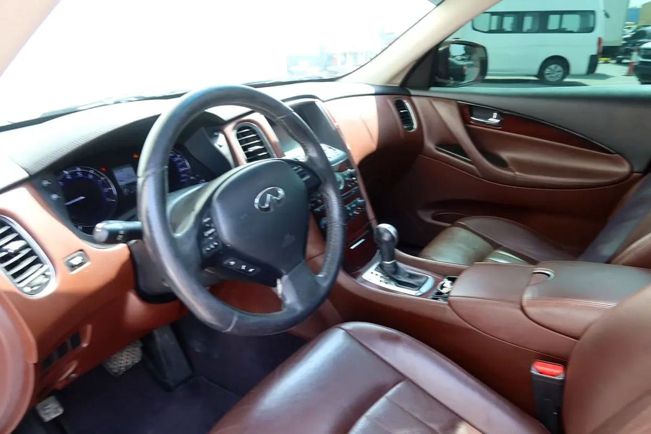 Infiniti QX50 Luxury | GCC Specs | Pristine Condition