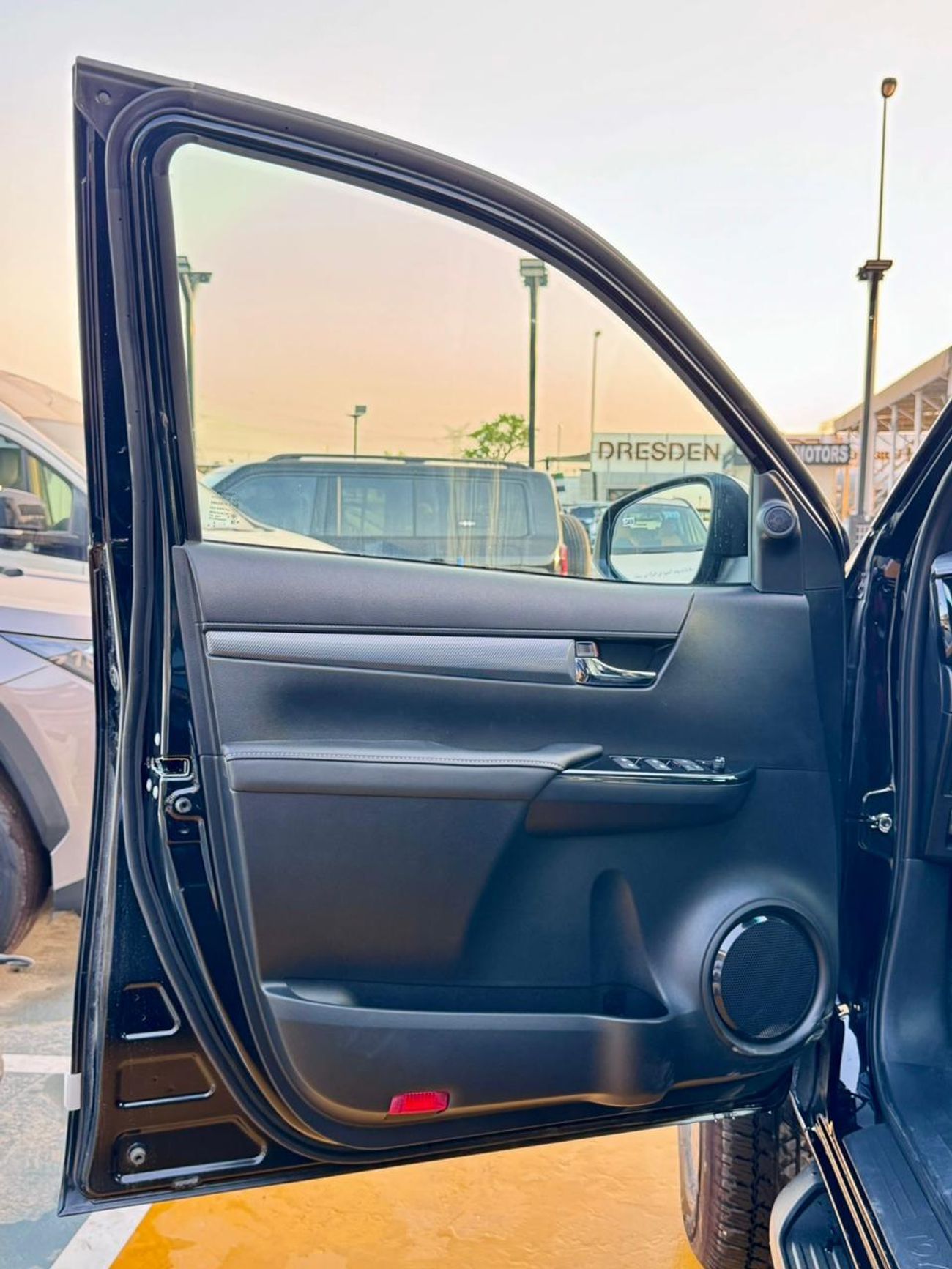 تويوتا هيلوكس TOYOTA HILUX