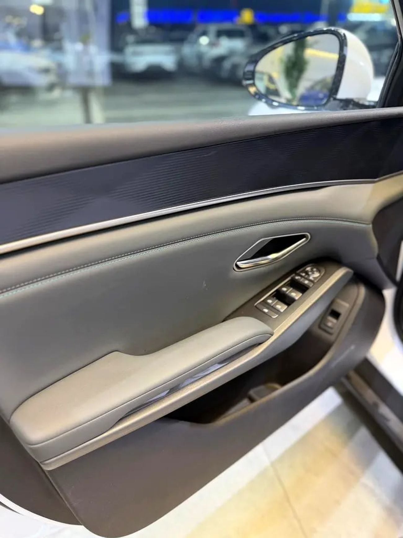 بي واي دي تشين L 2025BYD DM-i Hybrid - Brand - WITH WARRANTY