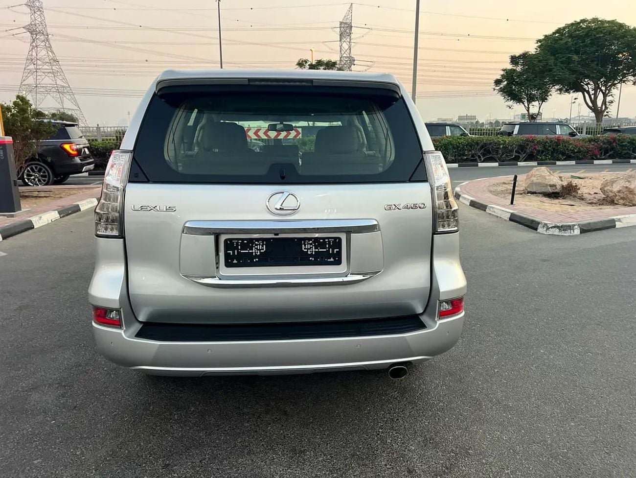 لكزس GX 460 GX 460 GCC Specs full option single owner full service history from al Futtaim automobile