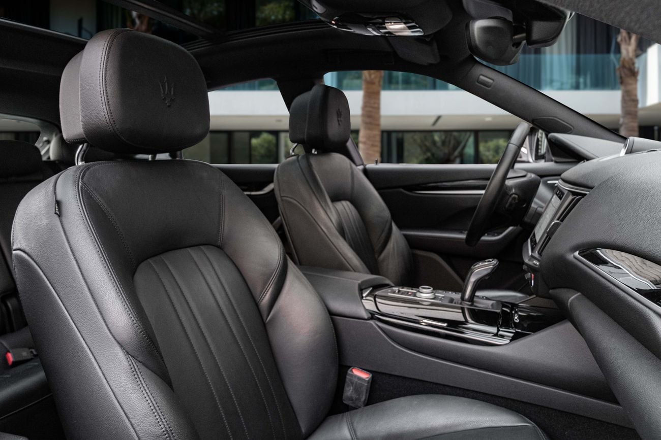 مازيراتي ليفونت STANDARD 2,448 P.M | 0% Downpayment | Maserati Levante Q4!