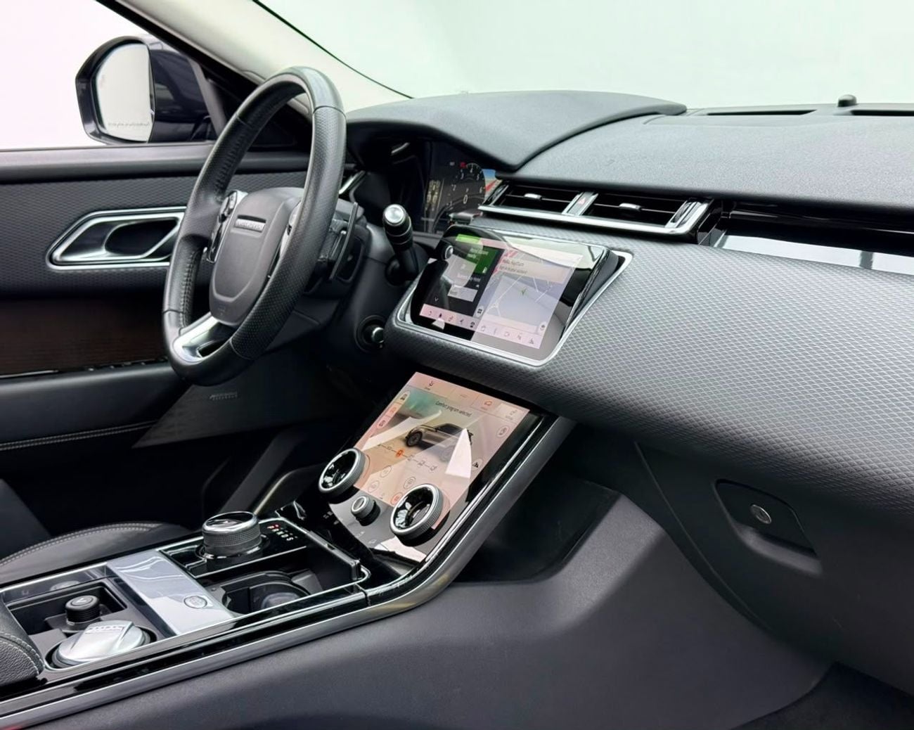 Land Rover Range Rover Velar R-DYNAMIC SE 2018 Range Rover Velar P380 SE, Full Service History, Fully Loaded, Excellent Condition, GCC