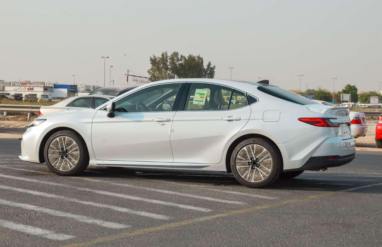 تويوتا كامري GLE HEV 2.5L FWD SEDAN 2026